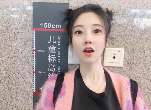 冯提莫为何从巅峰坠落？背后事件令人咋舌，辉煌与丑闻交织！