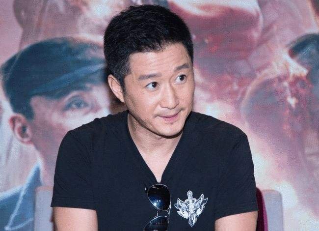 当初吴京晒病床照,谢楠邓超小沈阳等明星纷纷留言,他怎么了?