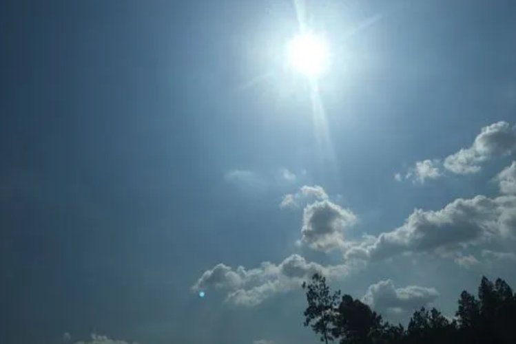 烈日当空