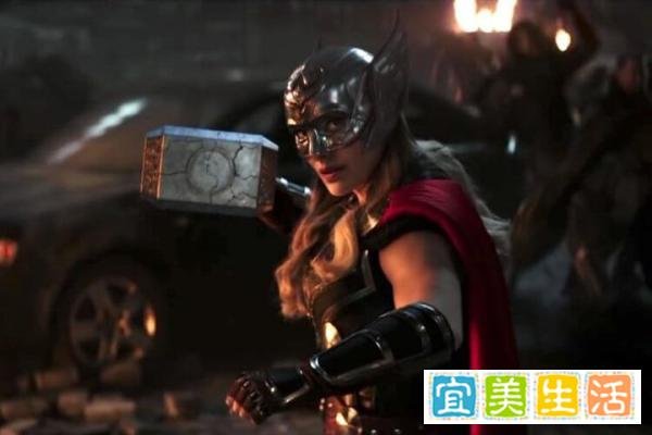 影评丨《雷神4》:午后雷阵雨的一道寻常雷光,最抢眼的不是生物