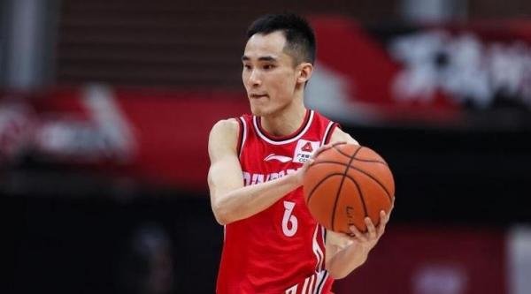 媒体人：张骋宇正在南京同曦试训 不想回青岛退役当教练