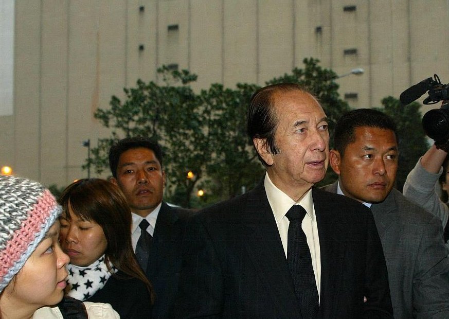 赌王何鸿燊长子离奇车祸,为什么他不追查,甚至阻止何超英去追查呢