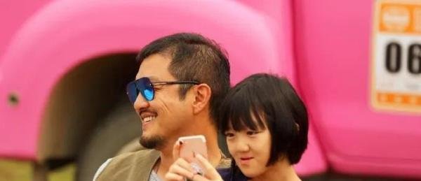李亚鹏官宣结婚和当爸,网友喊话王菲和谢霆锋“加快进度”