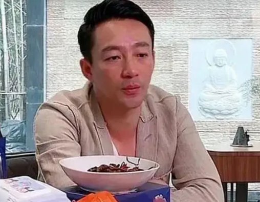 汪小菲直播大哭,透露餐厅无法正常营业:或将宣告破产,你怎么看?