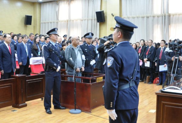 坠楼姐弟生母称一审不是结束,那被害者生母认为的结束是什么?