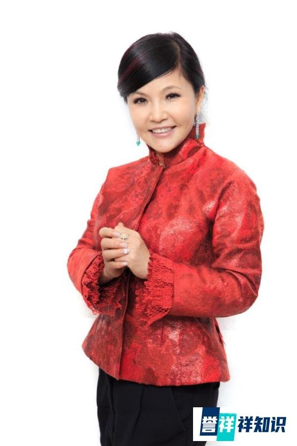 金梅央在杭州向《时代中国》杂志的全球读者们拜年，恭贺新春愉快