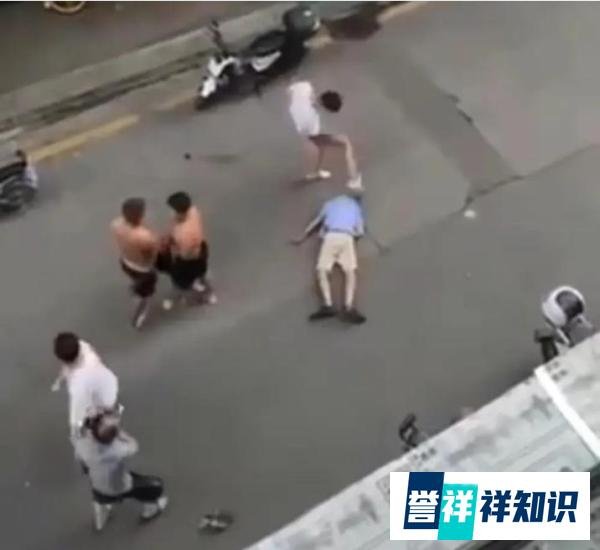 “唐山打人事件”翻版再起，太原“六虎”群殴老人，老人倒地乱踢