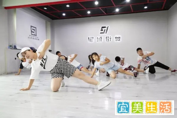 街舞大电影《八拍》定档 中国顶级街舞编舞师出演！你的梦想实现了吗？