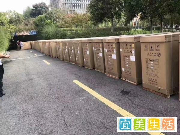“送钢琴狂魔”任正非前辈给90岁的母校重庆大学送了100台钢琴!