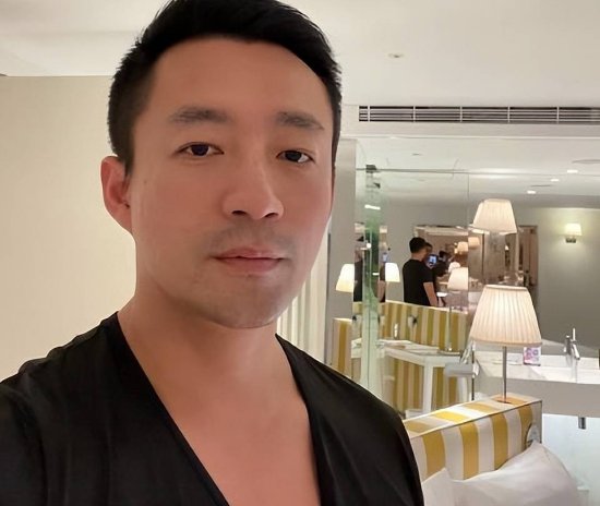 汪小菲直播大哭,透露餐厅无法正常营业:或将宣告破产,你怎么看?
