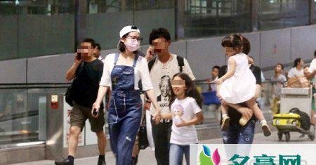 许晴带孩子出行 否认是自己的孩子