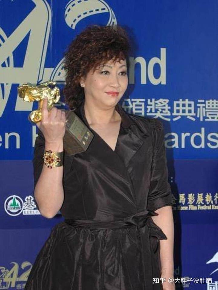 “最懒女星”元秋:隐退演艺圈18年,成龙洪金宝对她毕恭毕敬