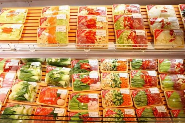 学校给孩子吃预制菜 上千名家长送餐怎么说