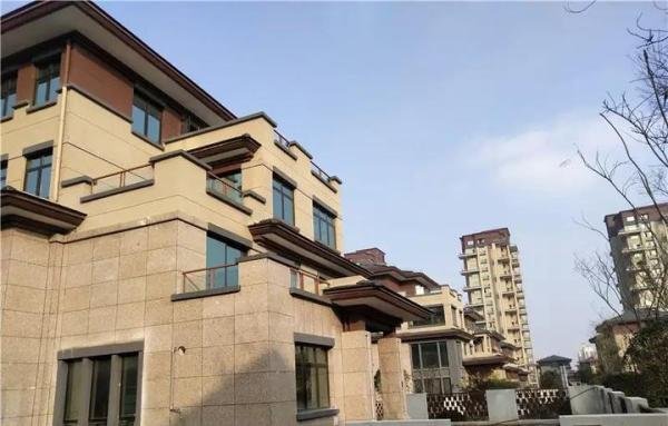 河南固始县回应“五证齐全别墅”合规 专家称应避免政策“漏洞”