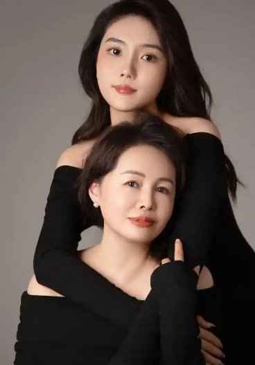 妈妈和女儿齐上阵