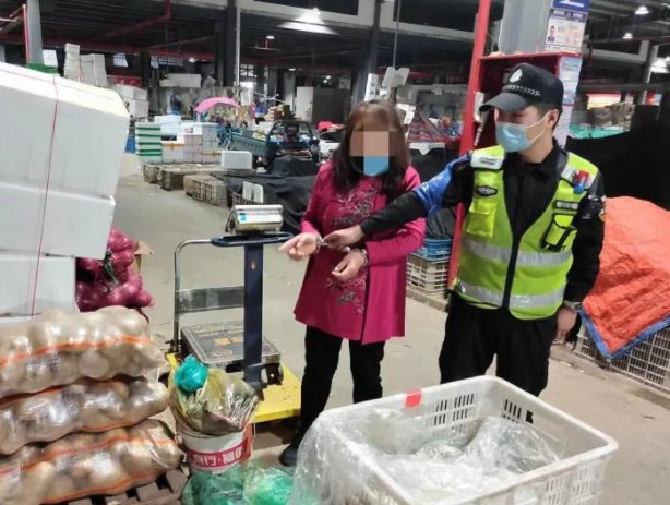 杭州阿姨多次“进货式”偷菜被刑拘,这名女子为何屡教不改?
