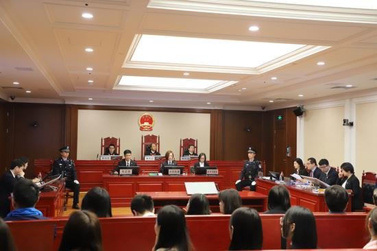买家7500元拍下20万奔驰卖家却拒绝发货，法院最后是如何判决此案的？