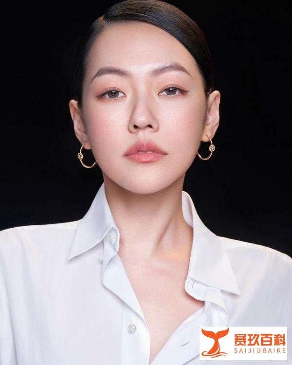 小S回应不当言论,否认立场有问题,网友喊话让她在外网也回应