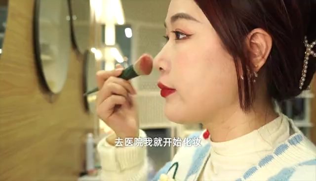 抗癌女主播激励上百人考研“上岸”,如何看待她的做法?
