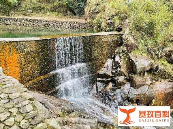 游客吐槽景区1个西瓜200多元，浙江景区道歉：已要求商铺控制成本