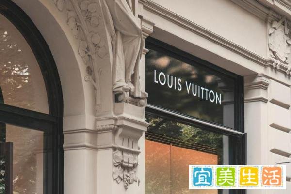 中国消费者大买LV，但为啥不在中国在日本？
