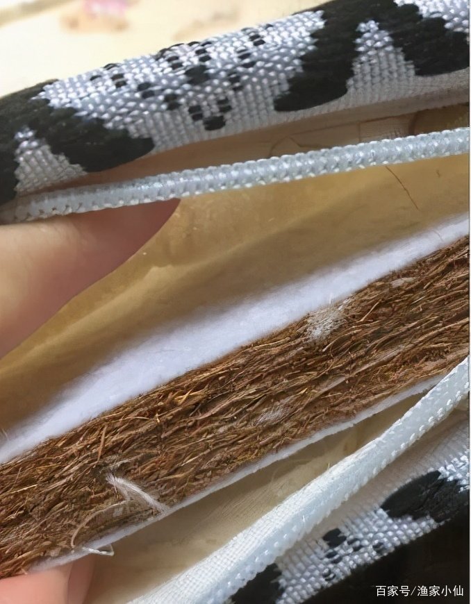市面上销售的硬胶水棕垫,它含有甲醛吗?