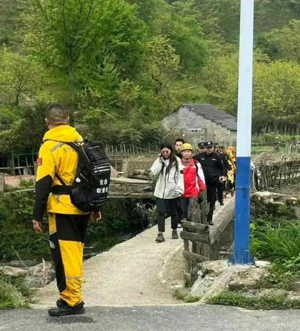 清凉峰失联男女在哪找到的？疑当地人透露位置，有点意外