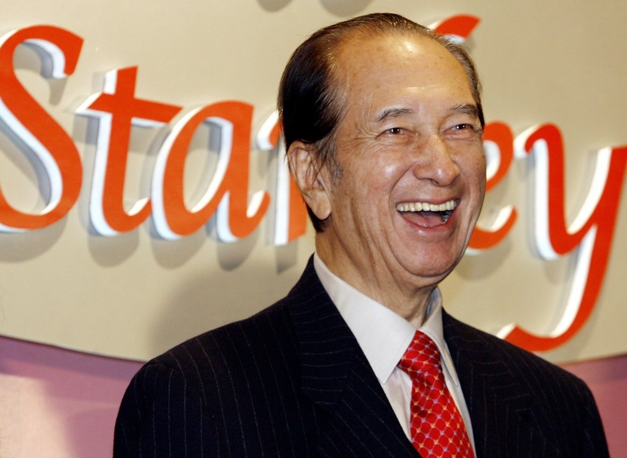 赌王何鸿燊长子离奇车祸,为什么他不追查,甚至阻止何超英去追查呢