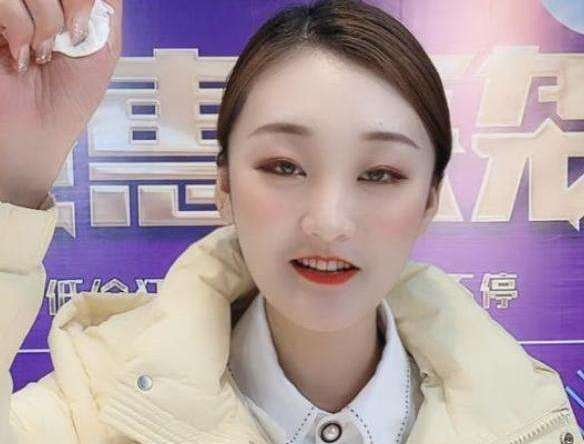 陈亚男接受采访时,透露出和朱小伟产生矛盾的起因,真相是什么?
