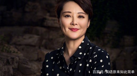 袁立宣布婚讯后骂声如潮，她难过回应：心有血渗出来。你怎么看？