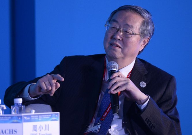 周小川：年轻人靠借债过度消费？