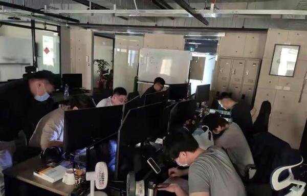 台湾停电后程序员用纸笔写代码