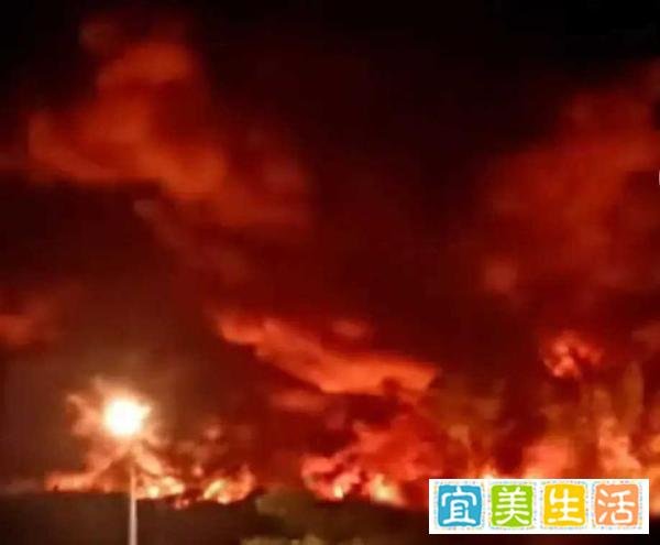 广东珠海突发重大爆炸，疑似化工厂起火，现场浓烟滚滚，火光冲天