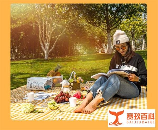 上海一家庭在阳台划船露营野餐上热搜，难道他家阳台上有一条河？