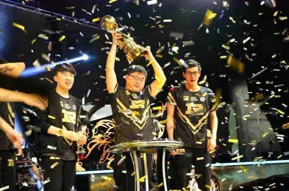 RNG公告:8人新冠检测阳性,他们是如何被感染的?
