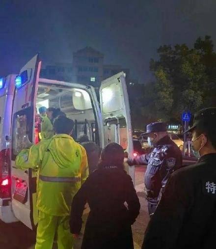 75岁老人中风 好友发现步数为0报警 这是咋情况？