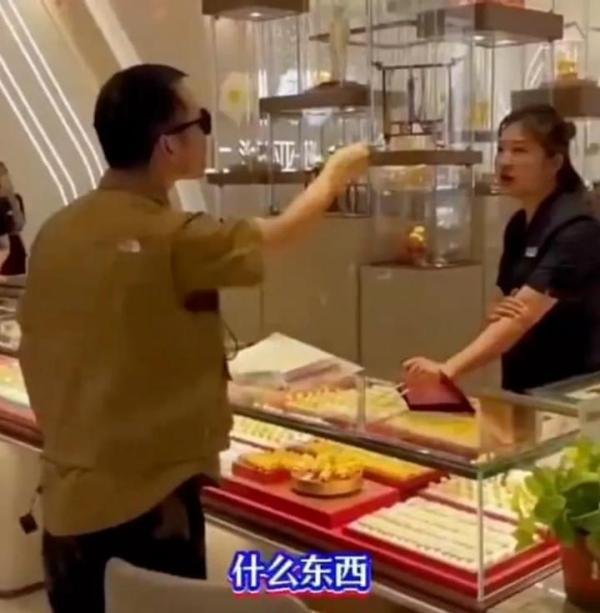 打假英雄铁头是如何一步步走向毁灭的?