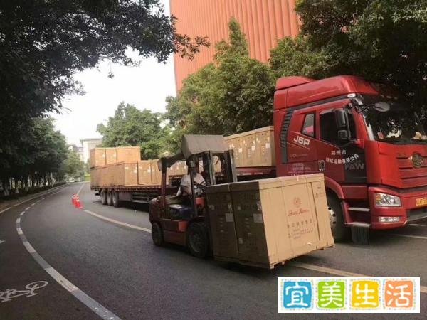 “送钢琴狂魔”任正非前辈给90岁的母校重庆大学送了100台钢琴!