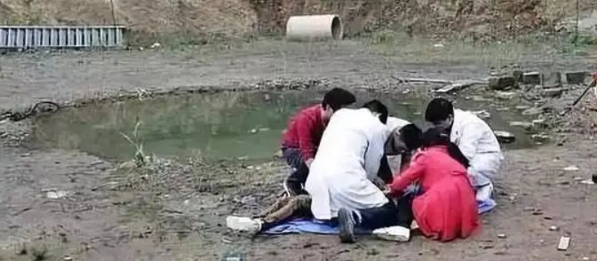 商南两学生溺水身亡，“夺命水坑”被认为是盗采沙石所致，责任该如何划分？