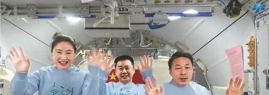 “圆梦乘组”飞向中国太空家园,神舟十五号载人飞船发射圆满成功