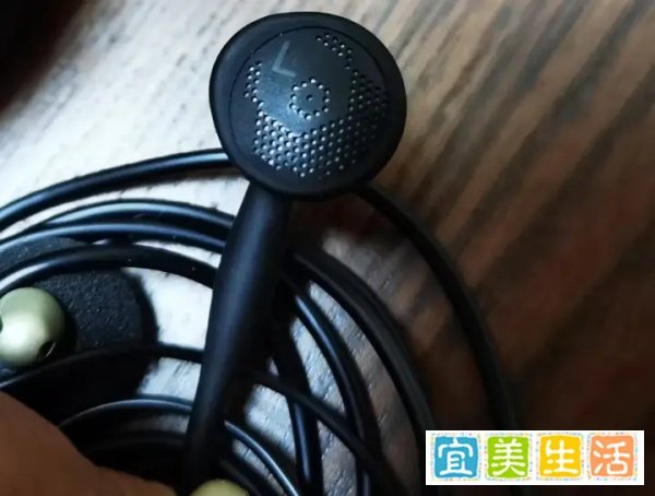 三十年前的索尼E888耳机,如今涨到几千块,文艺复兴了?