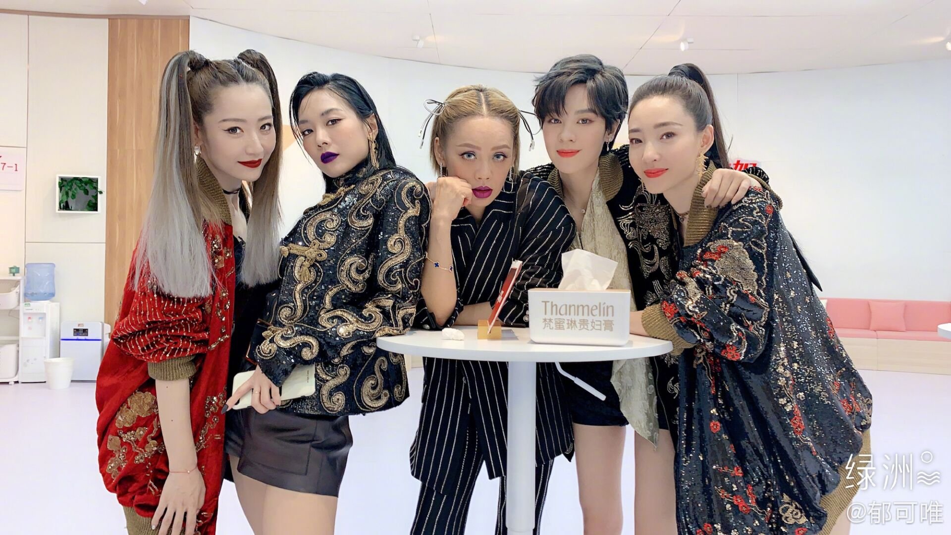 乘风破浪的姐姐假唱，假唱舞台的目的是什么?