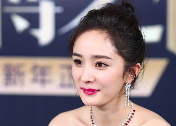 杨幂颜值遭网红吐槽,本人是如何回击的?
