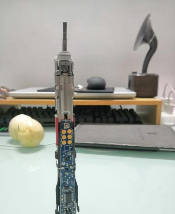 飞利浦电动牙刷摔了几次之后头部松动问题解决办法