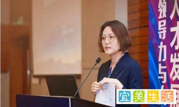 “得屌丝者得天下”，说这句话的大学副教授，自己被“屌丝”了