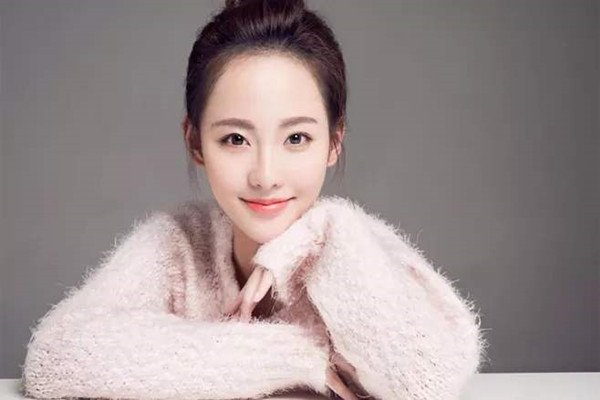 升级当妈颜值依旧在线,张嘉倪私下究竟是如何保养的呢?