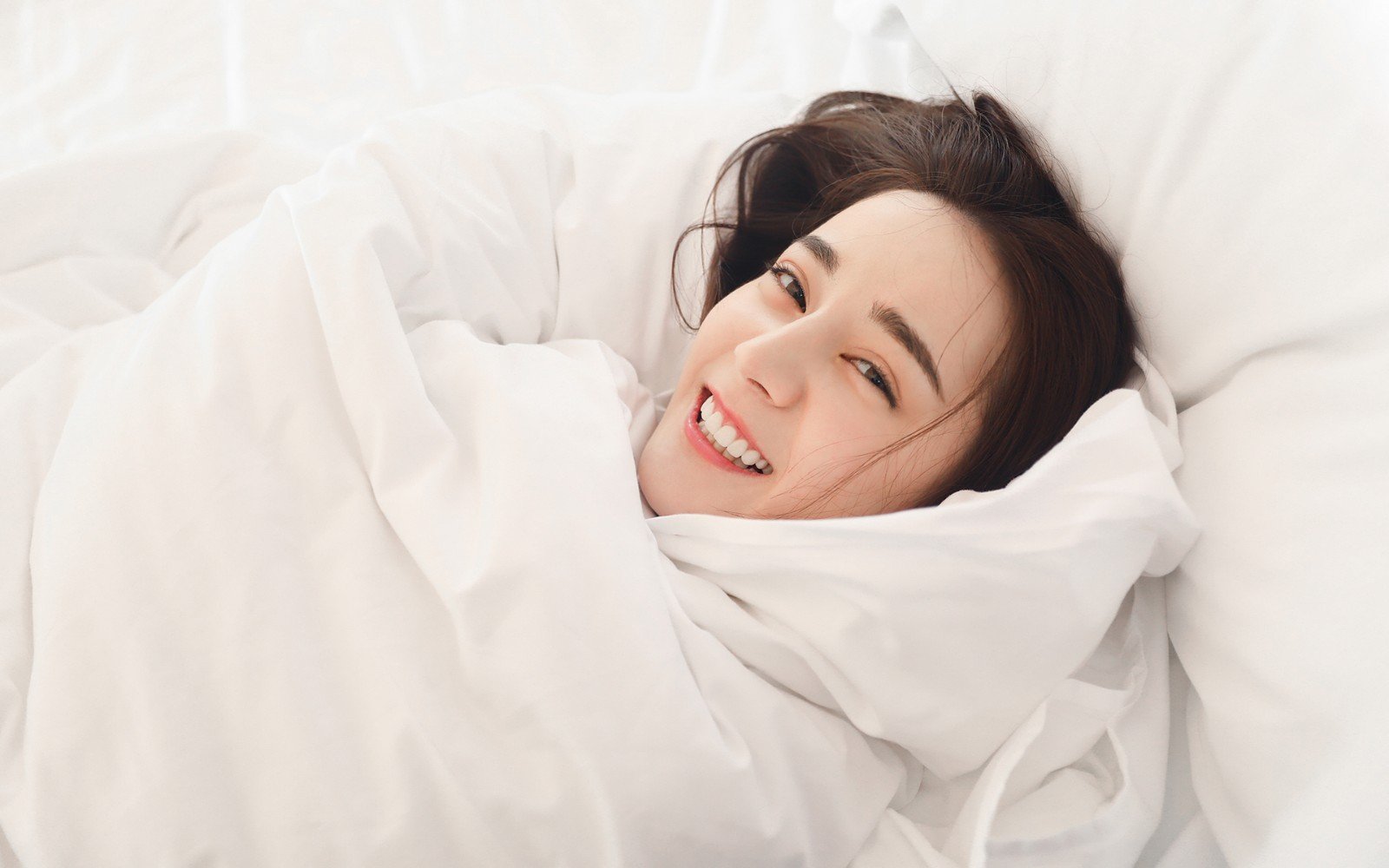 迪丽热巴有个吃货人设,为什么明星要有人设,真实表现自己不好吗?